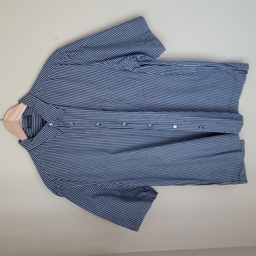 DKNY black button down short sleeve shirt
